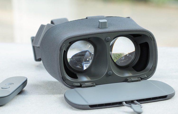 Google DayDream View (2017)