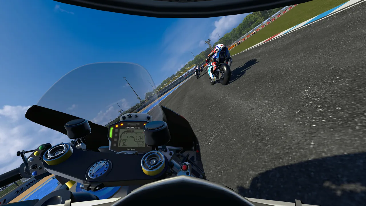 VRIDER: Перспективные VR-гонки на супербайках