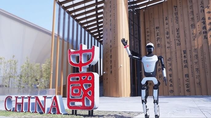 Бионический робот-гуманоид Walker C