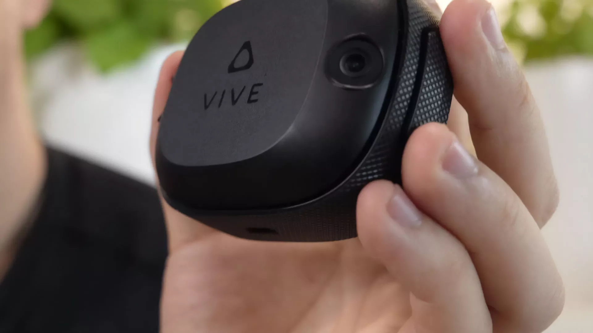 HTC представила трекер 