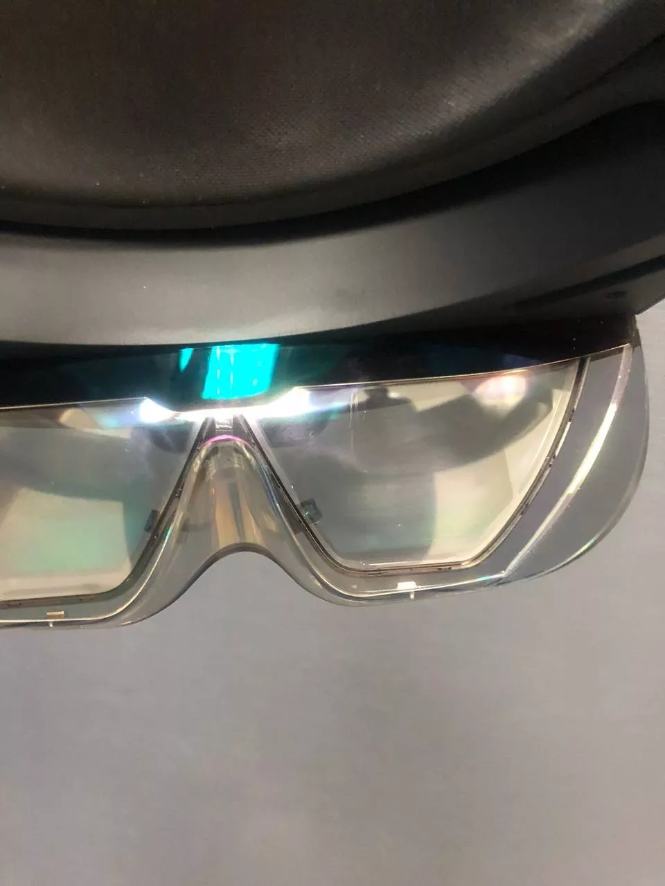 Очки дополненной реальности Microsoft Hololens 2 (тестовый комплект) Очки дополненной реальности Microsoft Hololens 2 (тестовый комплект)