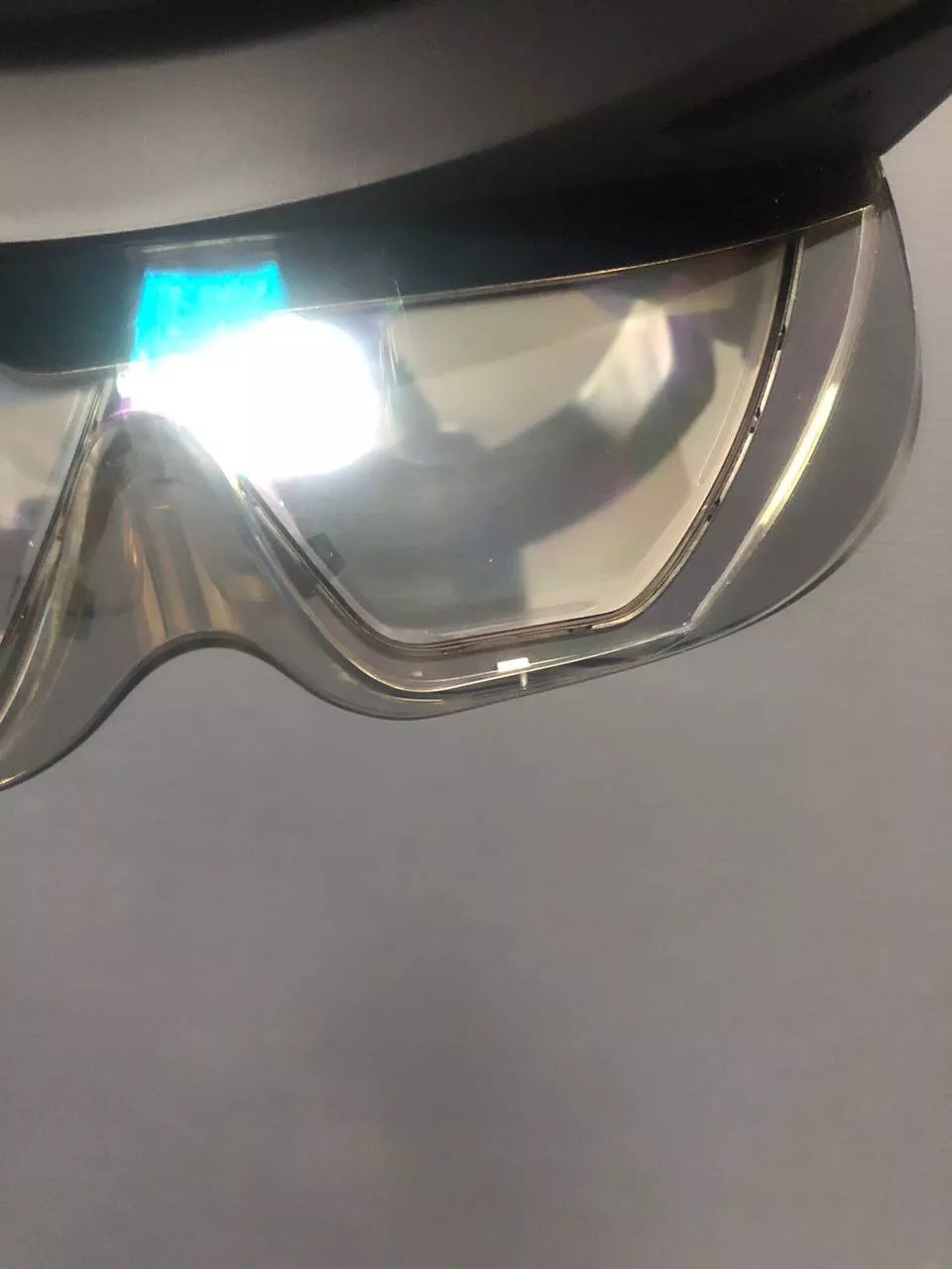 Очки дополненной реальности Microsoft Hololens 2 (тестовый комплект) Очки дополненной реальности Microsoft Hololens 2 (тестовый комплект)
